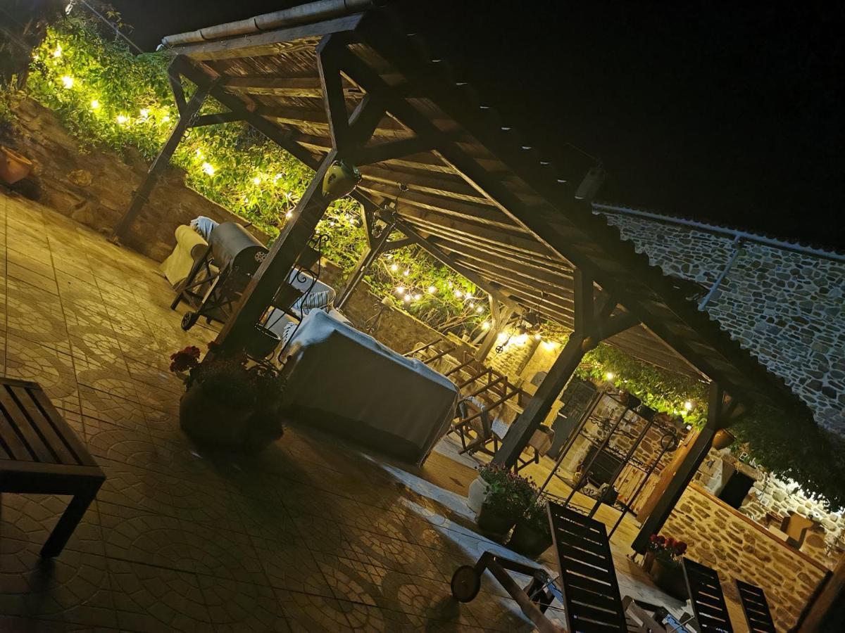 Mes Maisons Gardoises, Two Gites Sleeping 13 With Two Private Pools, Kids Room, Laundry, Disco, Free Wifi, Linen And Dog'S Are Welcome Gagnieres Luaran gambar