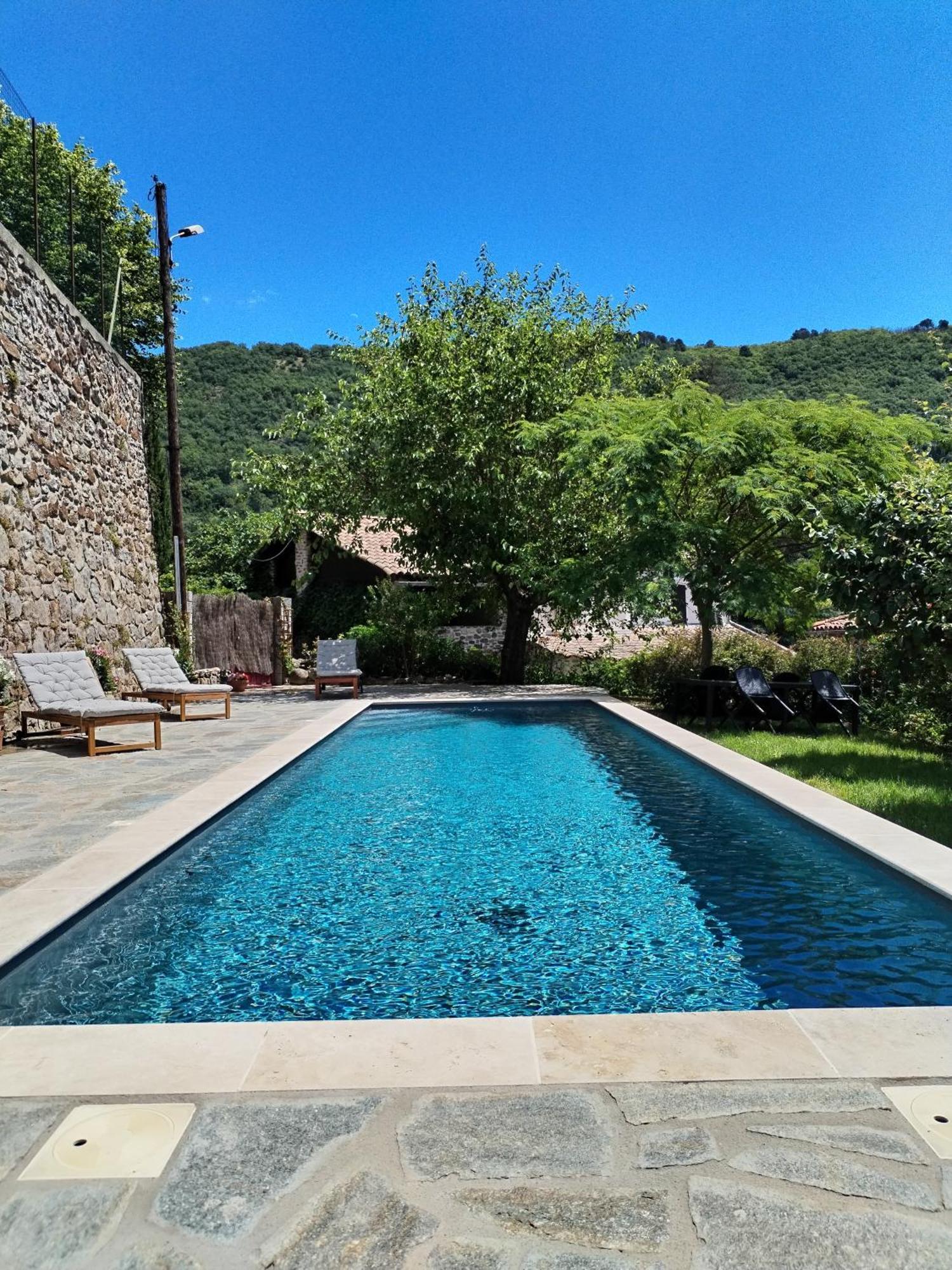 Mes Maisons Gardoises, Two Gites Sleeping 13 With Two Private Pools, Kids Room, Laundry, Disco, Free Wifi, Linen And Dog'S Are Welcome Gagnieres Luaran gambar